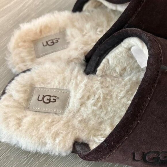 Uggs Slippers - Picture 1 of 4
